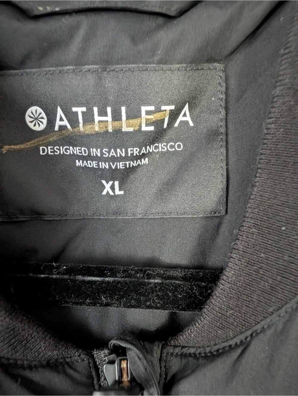 Athleta puffer vest - Picture 3 of 3
